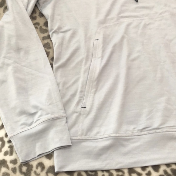 UPF 50 Helm Pullover UV Hoodie in Light Gray Size Mens Medium The Edge Rehoboth - Picture 5 of 16